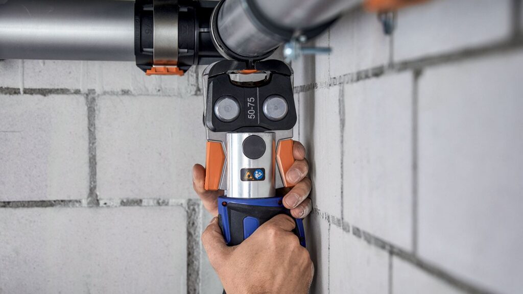 Geberit FlowFit grandi diametri pressatura in angoli stretti | Cambielli S.p.A.